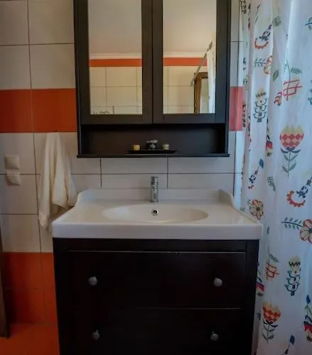 Vayianna's Garden House *