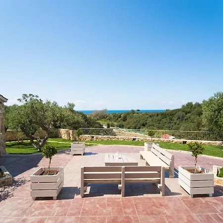 Vayianna's Garden House Villa