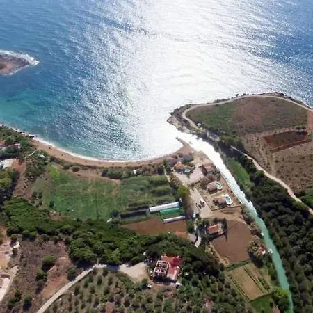 Vayianna's Garden House Villa *