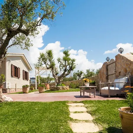 Vayianna's Garden House Villa *