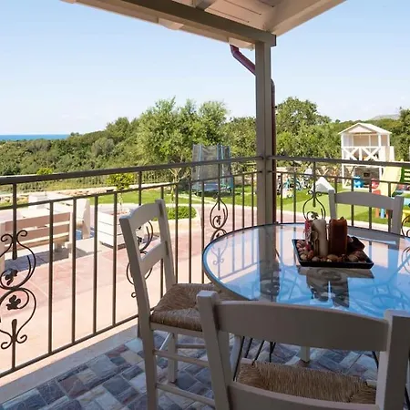 Vayianna's Garden House Villa *