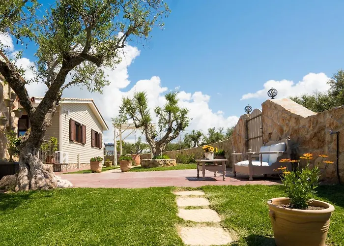 Vayianna's Garden House Villa *