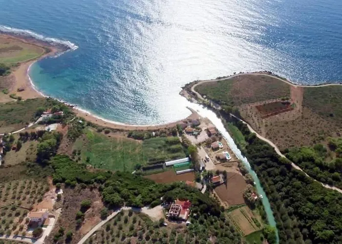 Vayianna's Garden House Villa *